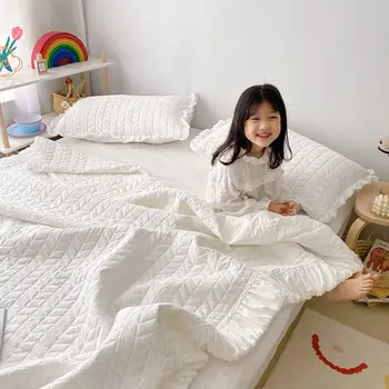 Корейское кружевное стеганое летнее одеяло Принцесса, плиссированное однотонное одеяло Королевского размера, комплект мягких, приятных для кожи одеял или одиночное одеяло